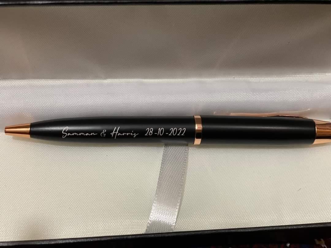 Messy Gold Pen - add your name / Nikkah date (once)