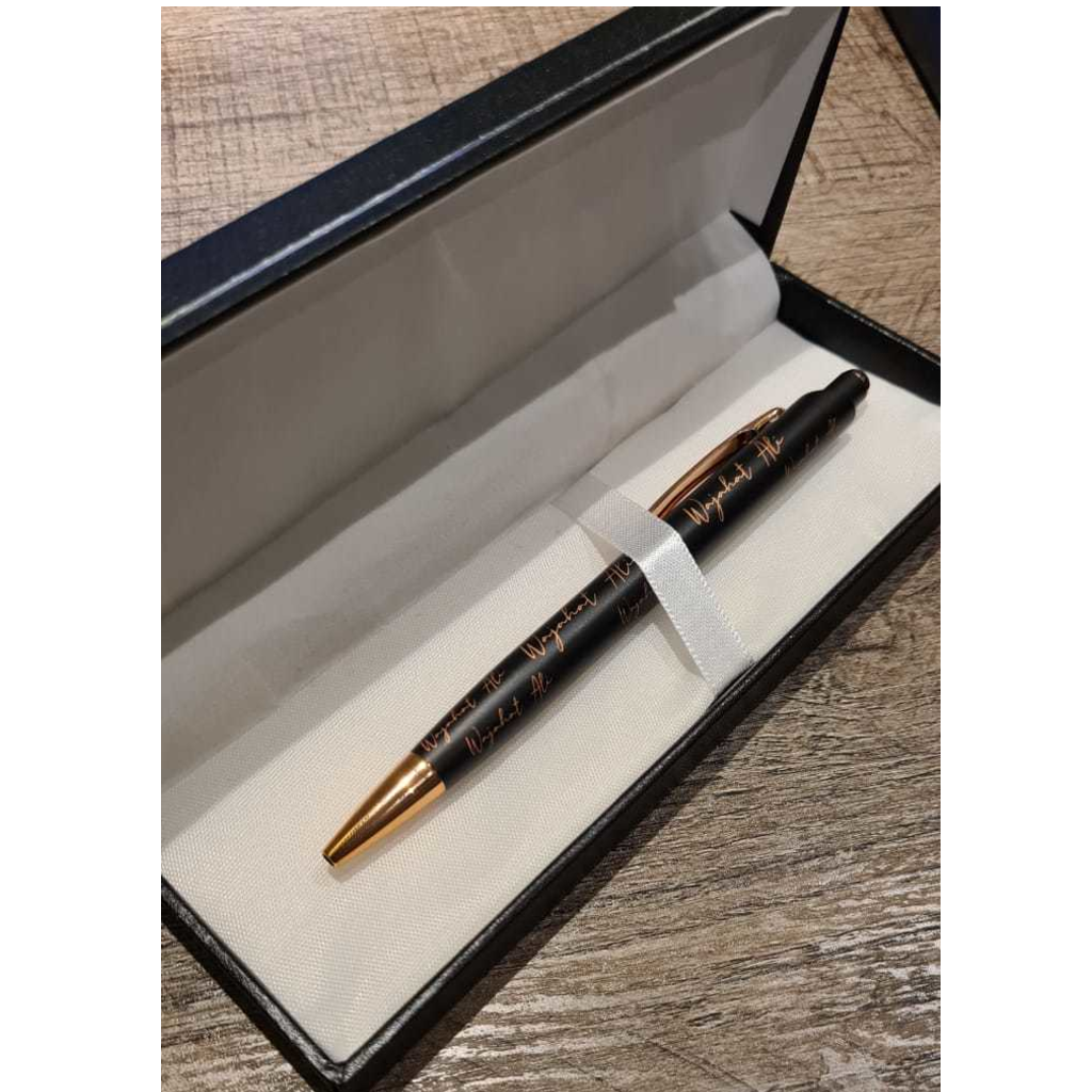 Messy Gold Pen - add your name / Nikkah date Messy Gold Pen - add your name / Nikkah date