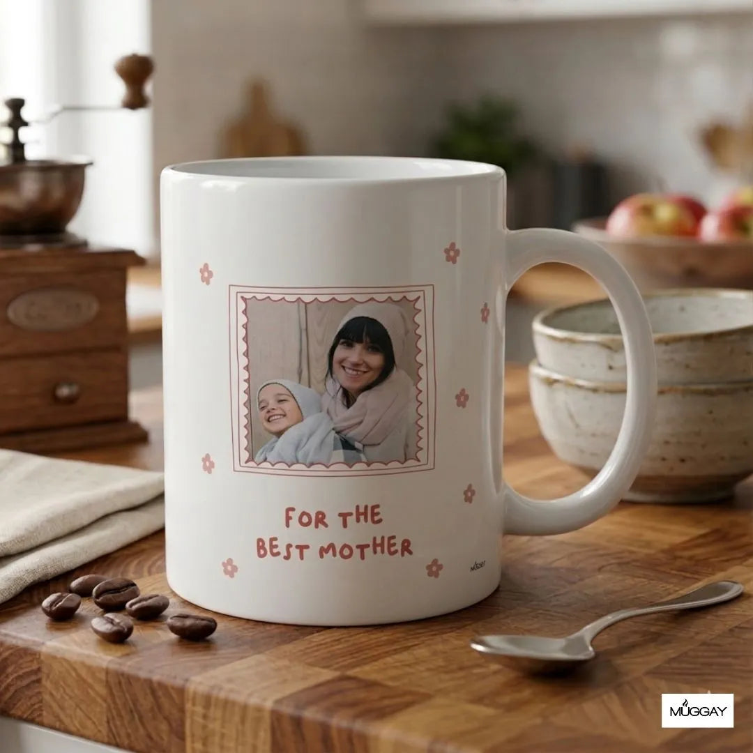 A mug with a cute quote : for the best mother and the picture of a mother with a child. 