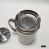 Steel travel mug with screw lid