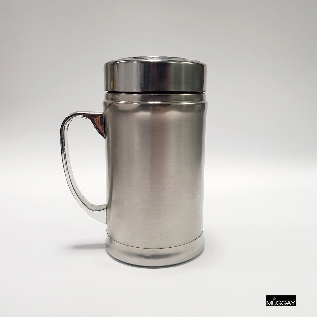 Steel travel mug with screw lid